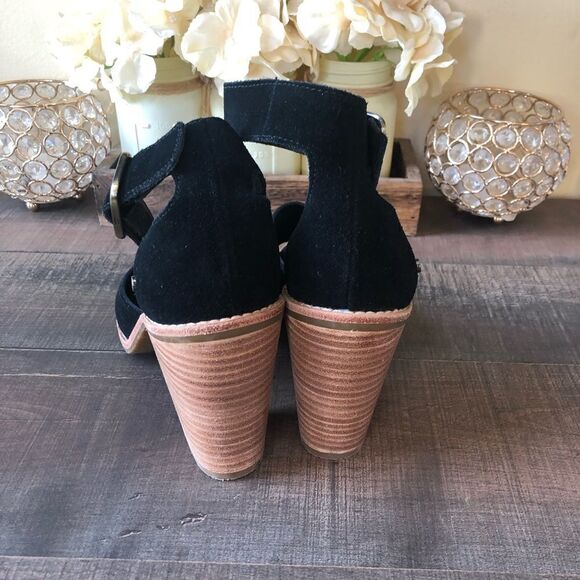 Ugg Aja Ankle Strap Block Heels - Picture 4 of 8